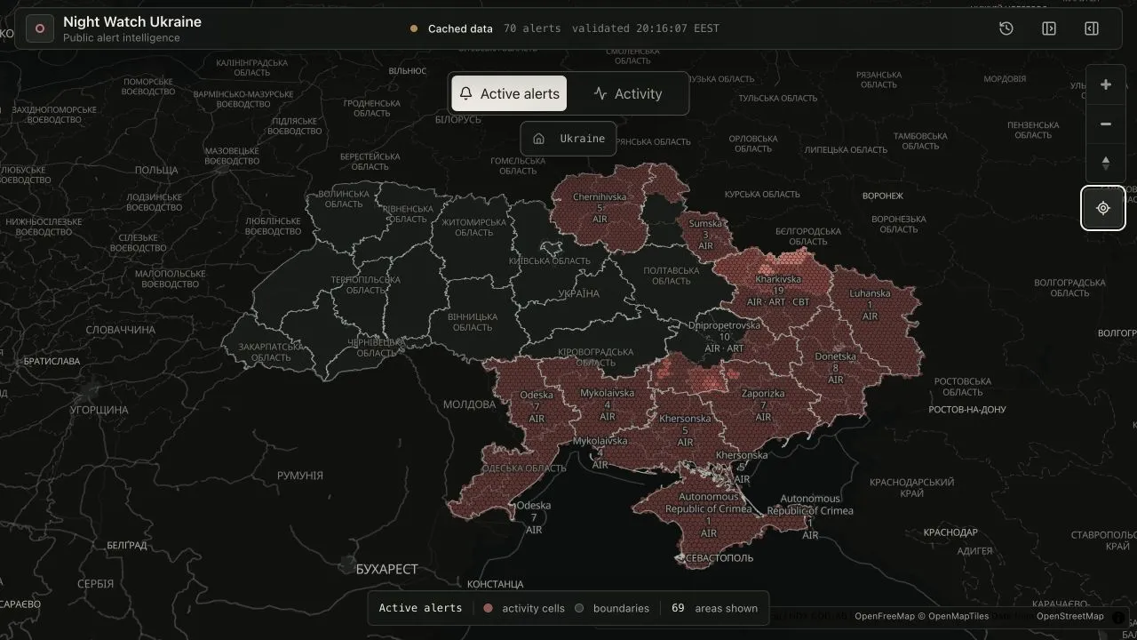 Night Watch Ukraine live alert map with both side panels closed and Ukraine filling the view